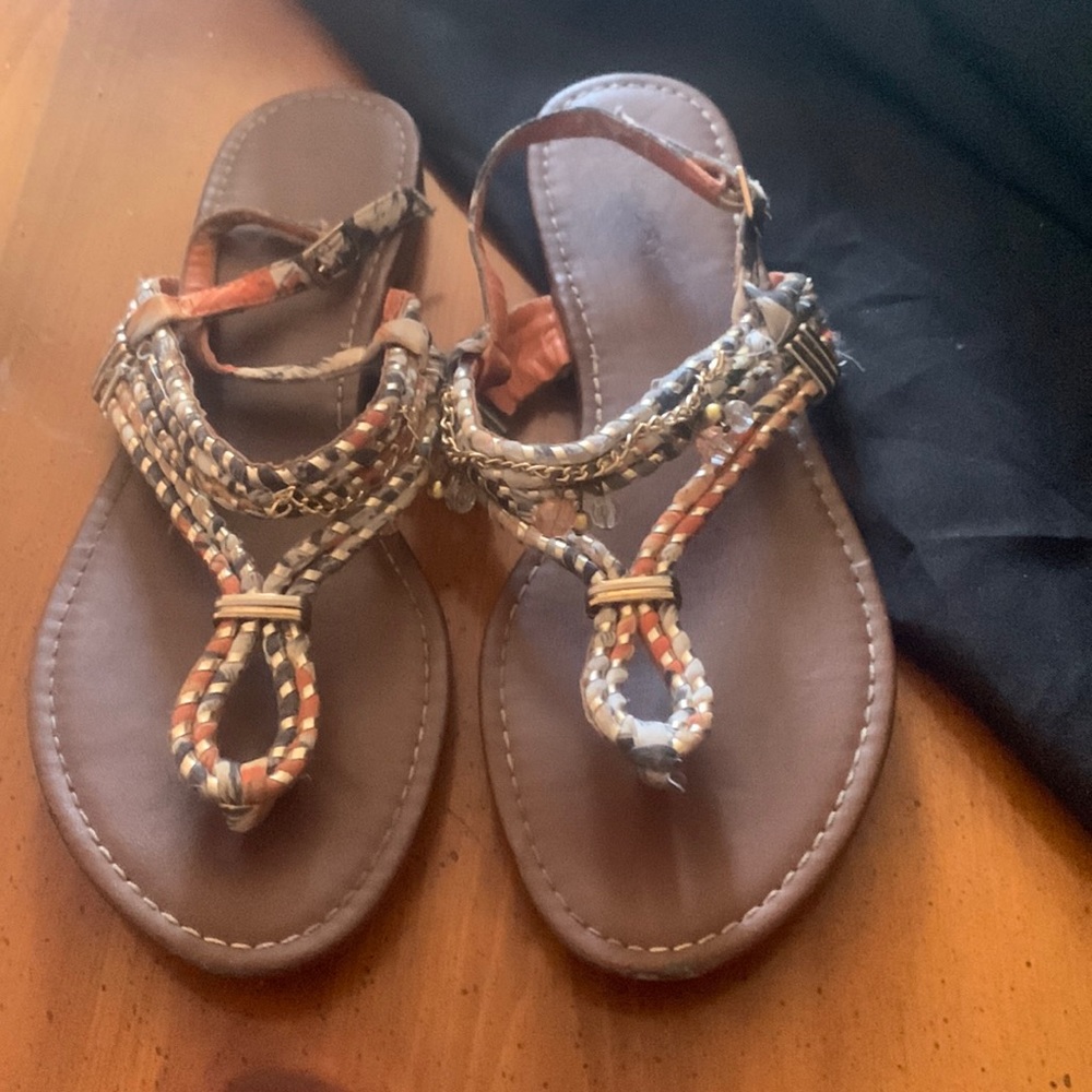 Women’s sandals 10